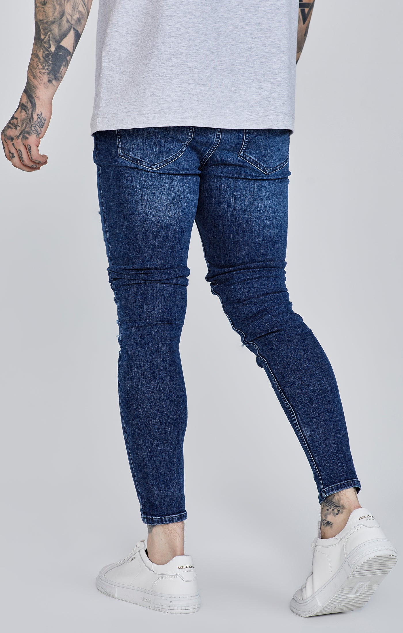 Laad de afbeelding in de Galerij viewer, Distressed Skinny Jeans (3)