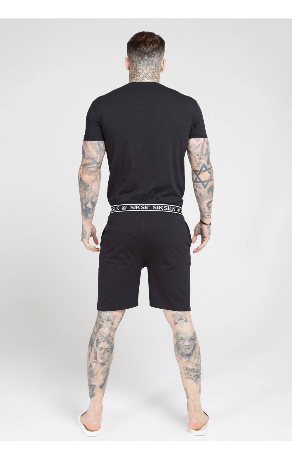 Laad de afbeelding in de Galerij viewer, SikSilk Camiseta Lounge Tee - Negro y Gris (Paquete de 2) - 1 Camiseta Gris y 1 Camiseta Negro (2)