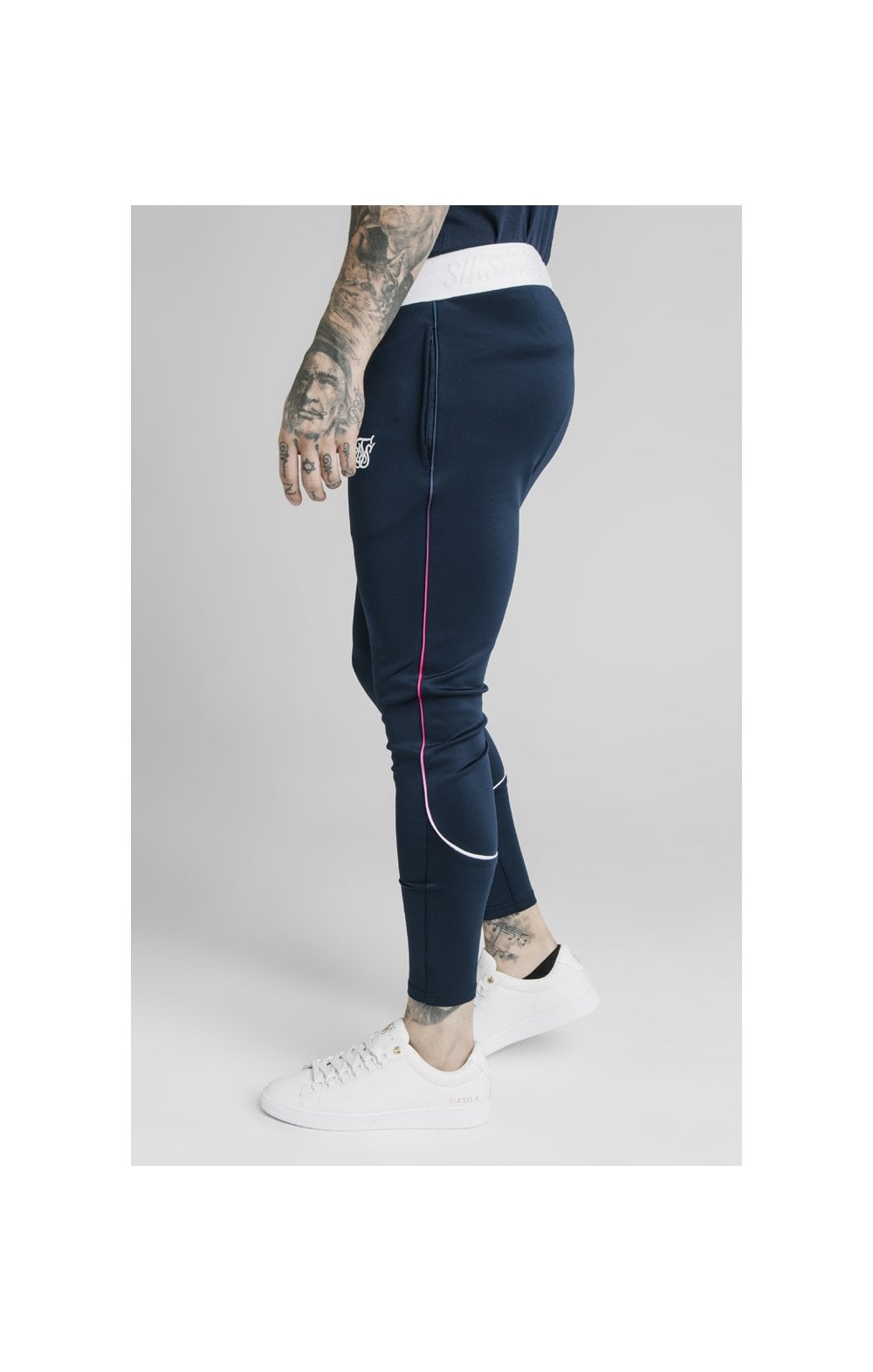 Laad de afbeelding in de Galerij viewer, SikSilk Athlete Prestige Fade Track Pants - Navy (3)