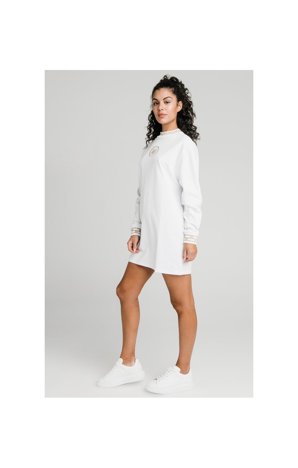 Laad de afbeelding in de Galerij viewer, SikSilk Luxury Sweatshirt Dress - White (5)