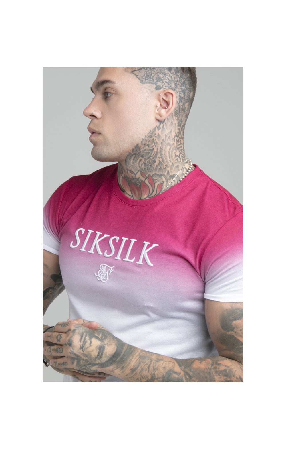 Laad de afbeelding in de Galerij viewer, Pink Embroidered Muscle Fit T-Shirt (2)