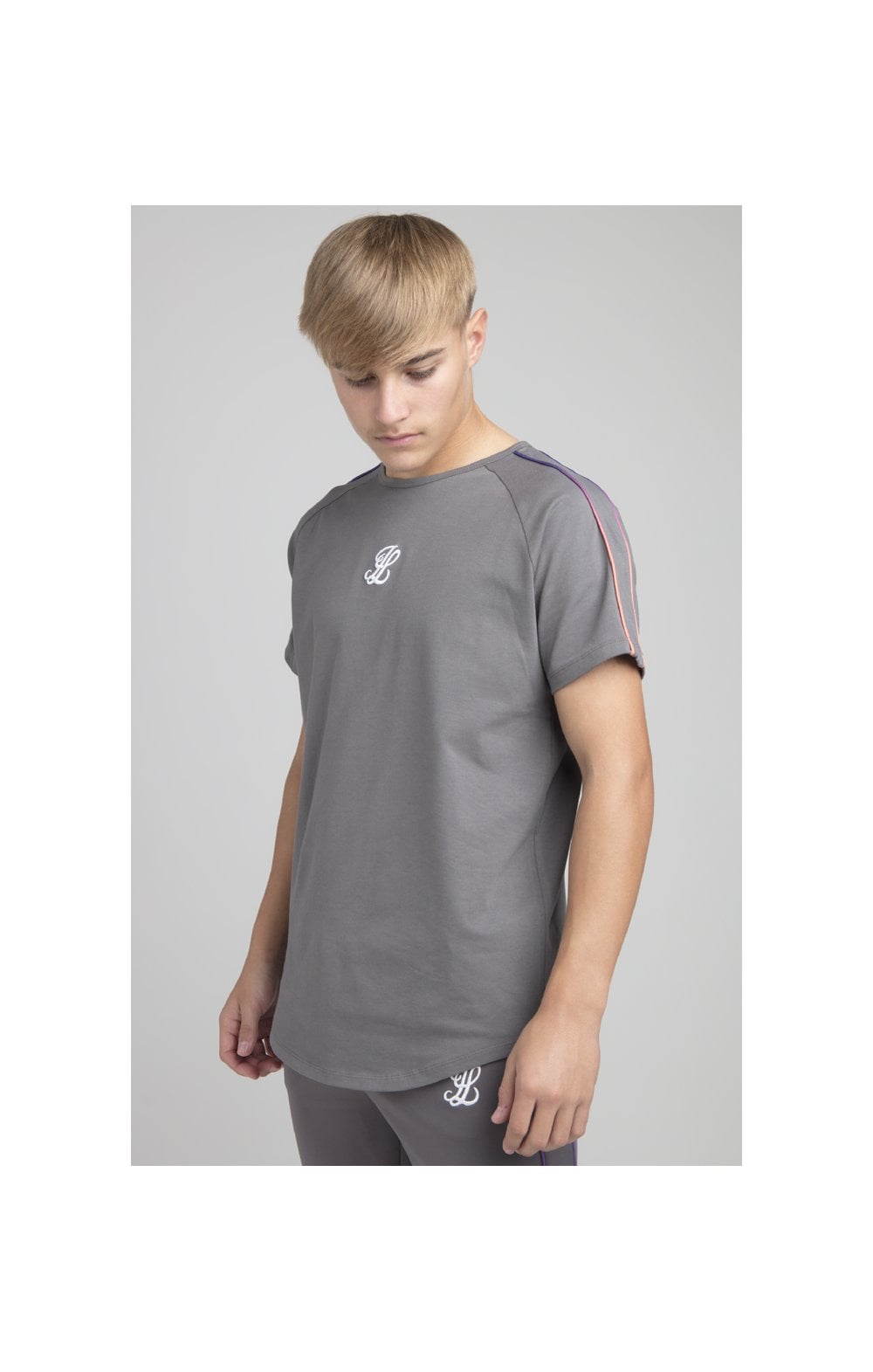 Laad de afbeelding in de Galerij viewer, Boys Illusive Grey Raglan T-Shirt