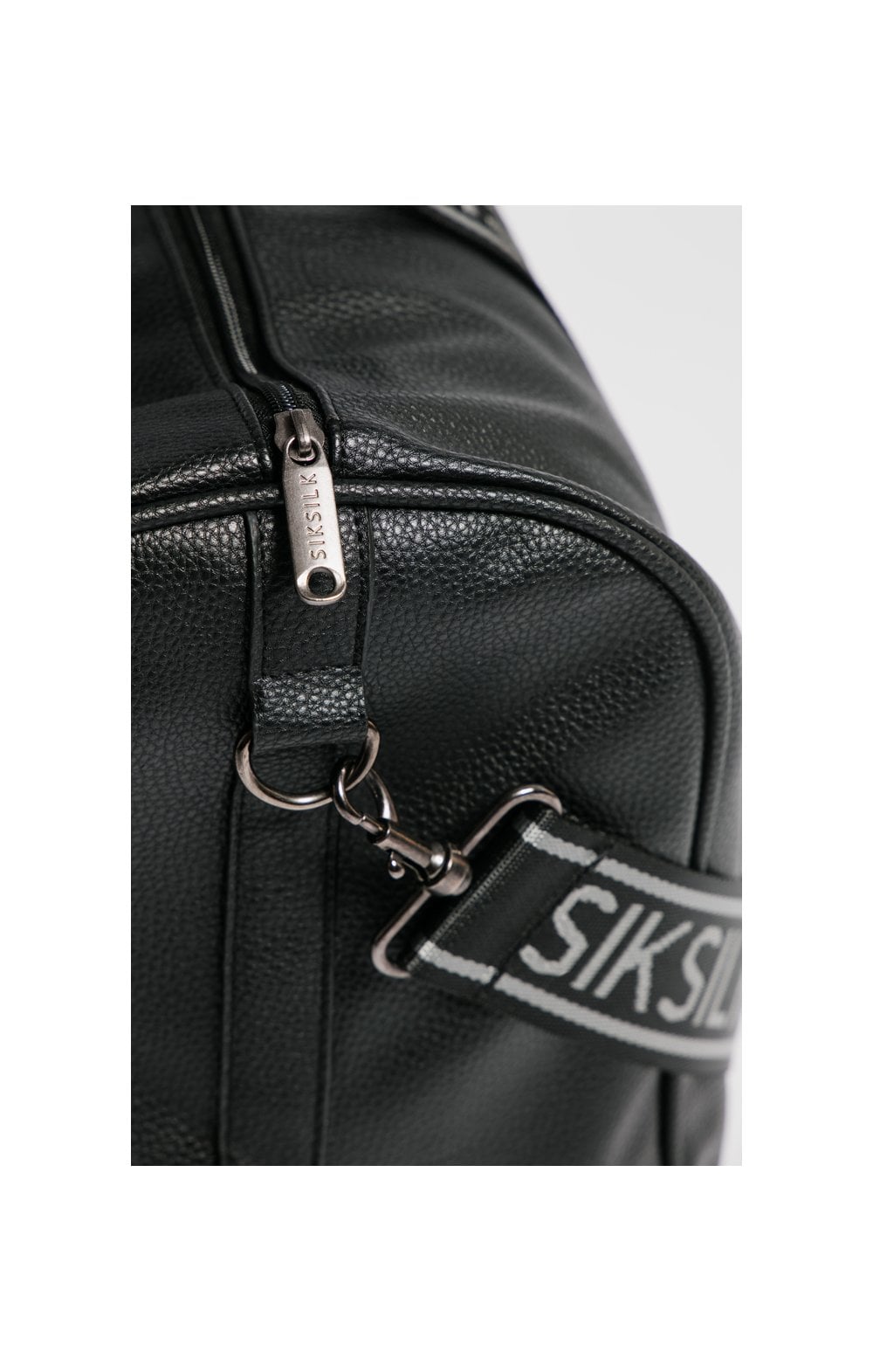 Laad de afbeelding in de Galerij viewer, SikSilk Tape Travel Bag - Black (2)