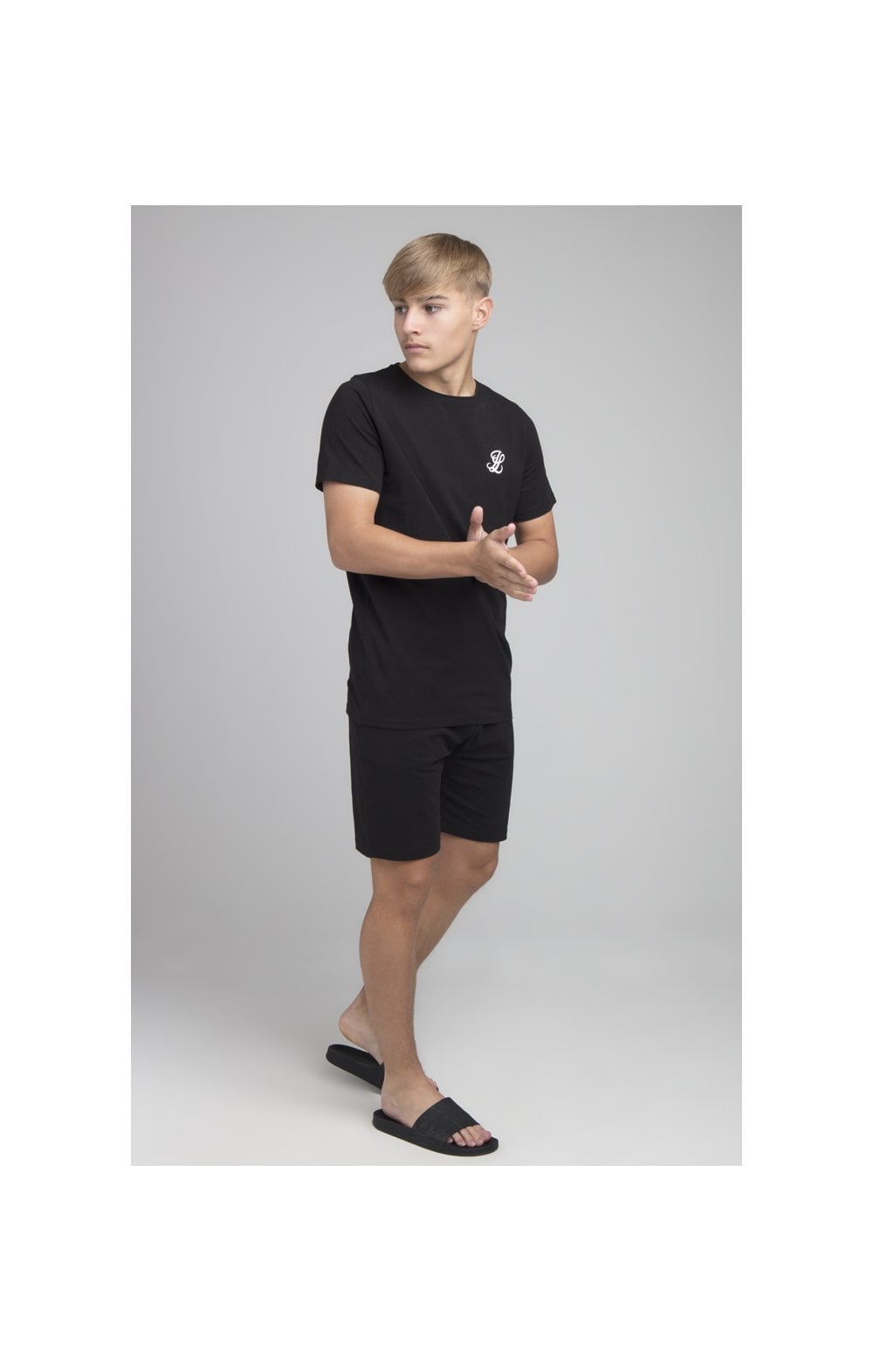 Laad de afbeelding in de Galerij viewer, Boys Illusive Black T-Shirt And Short Twin Set (1)
