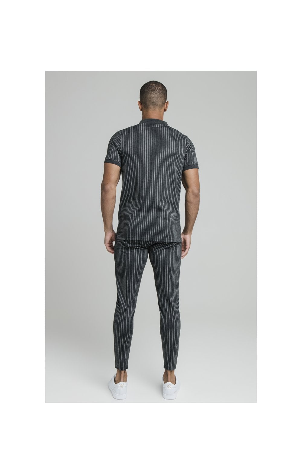 Laad de afbeelding in de Galerij viewer, Grey Smart Pinstripe Polo Shirt (4)