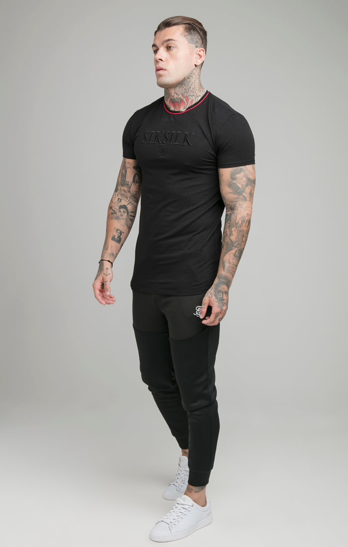 Laad de afbeelding in de Galerij viewer, Black Embroidered Muscle Fit T-Shirt (1)