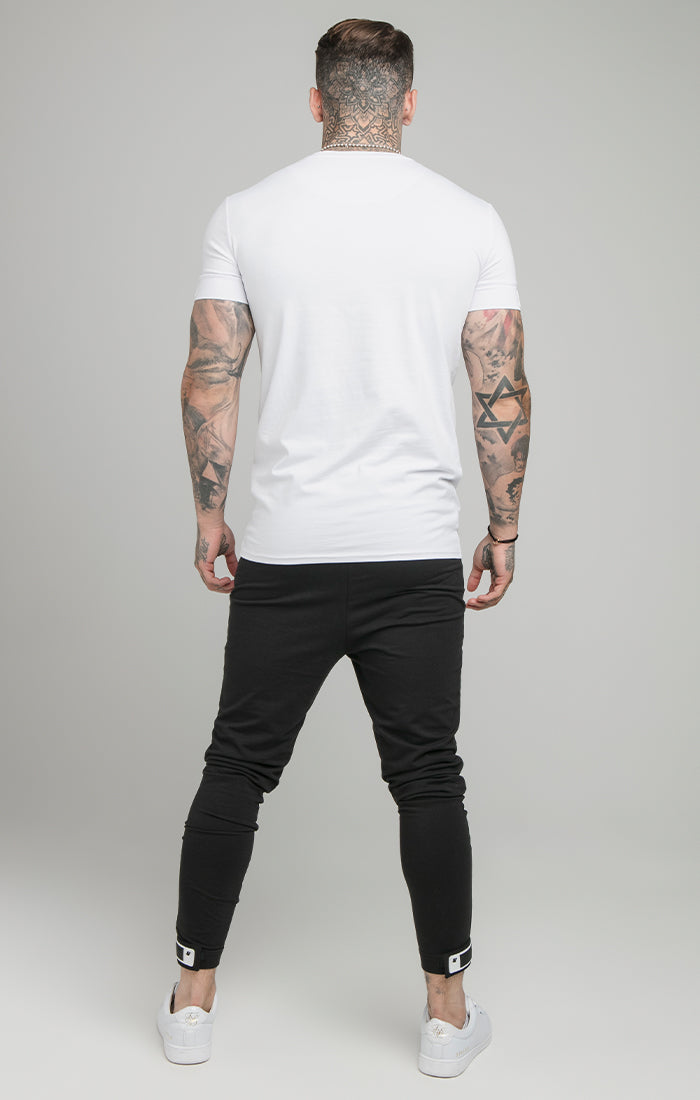 Laad de afbeelding in de Galerij viewer, White Cuff Muscle Fit T-Shirt (5)