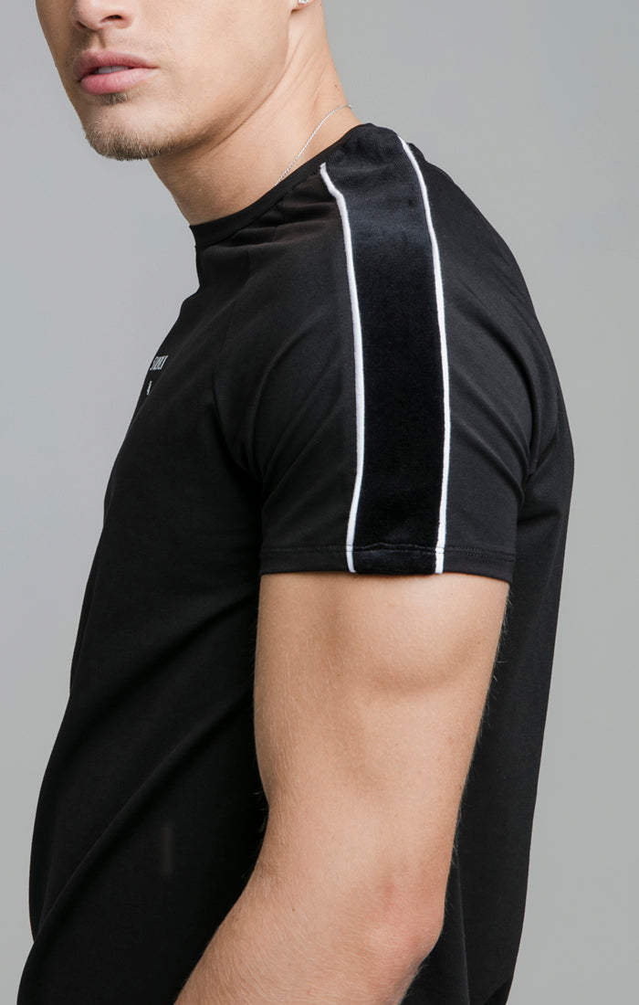 Laad de afbeelding in de Galerij viewer, Black Raglan Muscle Fit T-Shirt (5)