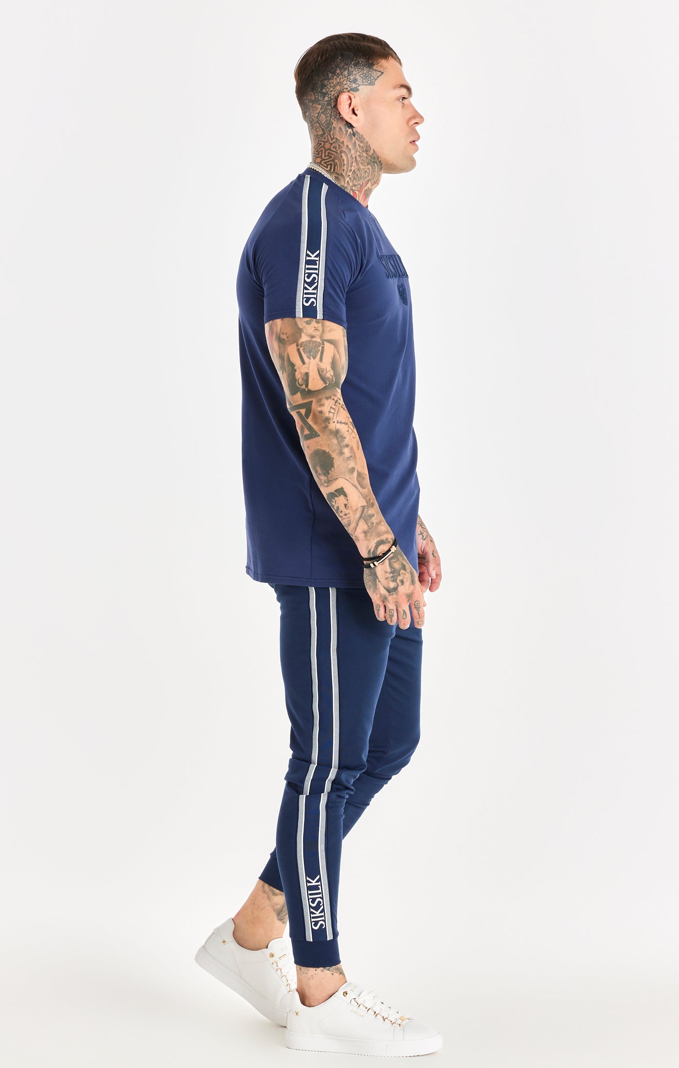 Laad de afbeelding in de Galerij viewer, Camiseta Muscle Fit con Banda de Punto Azul Marino (4)