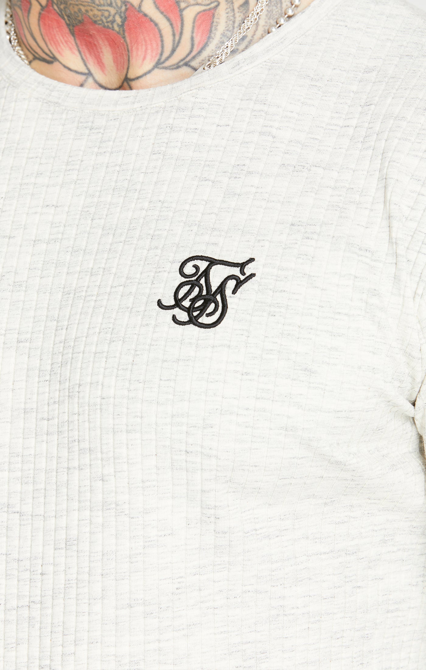 Laad de afbeelding in de Galerij viewer, Camiseta de deporte SikSilk de manga corta de canalé - Blanco jaspeado (1)