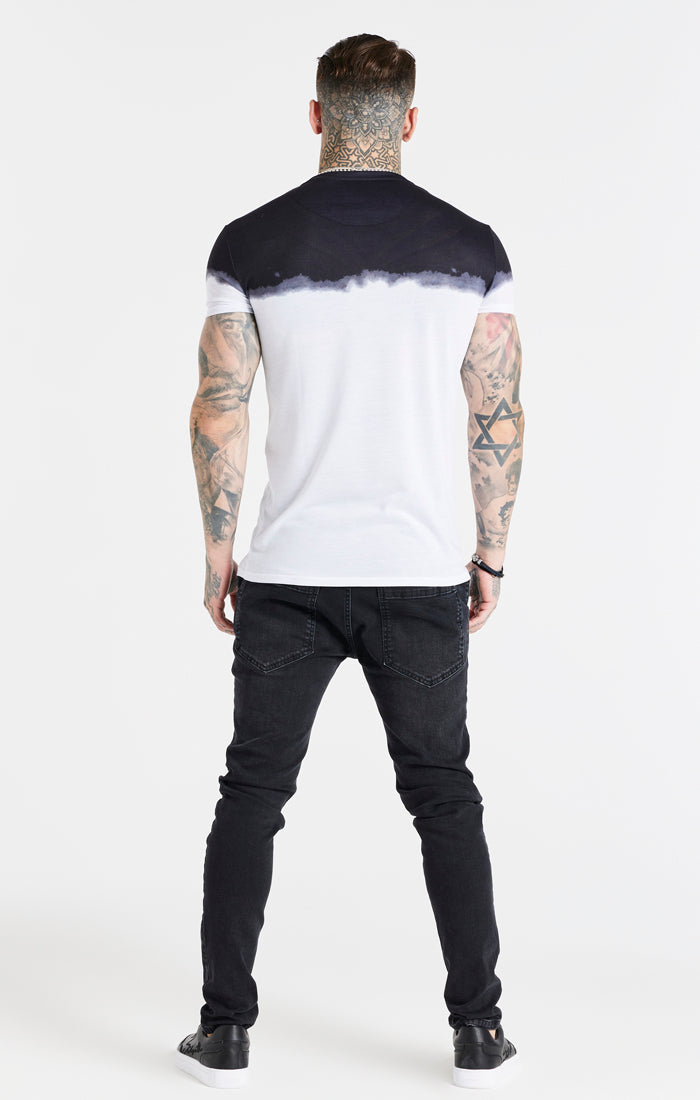 Laad de afbeelding in de Galerij viewer, Camiseta SikSilk con degradado dip-dye - Blanco y negro (5)