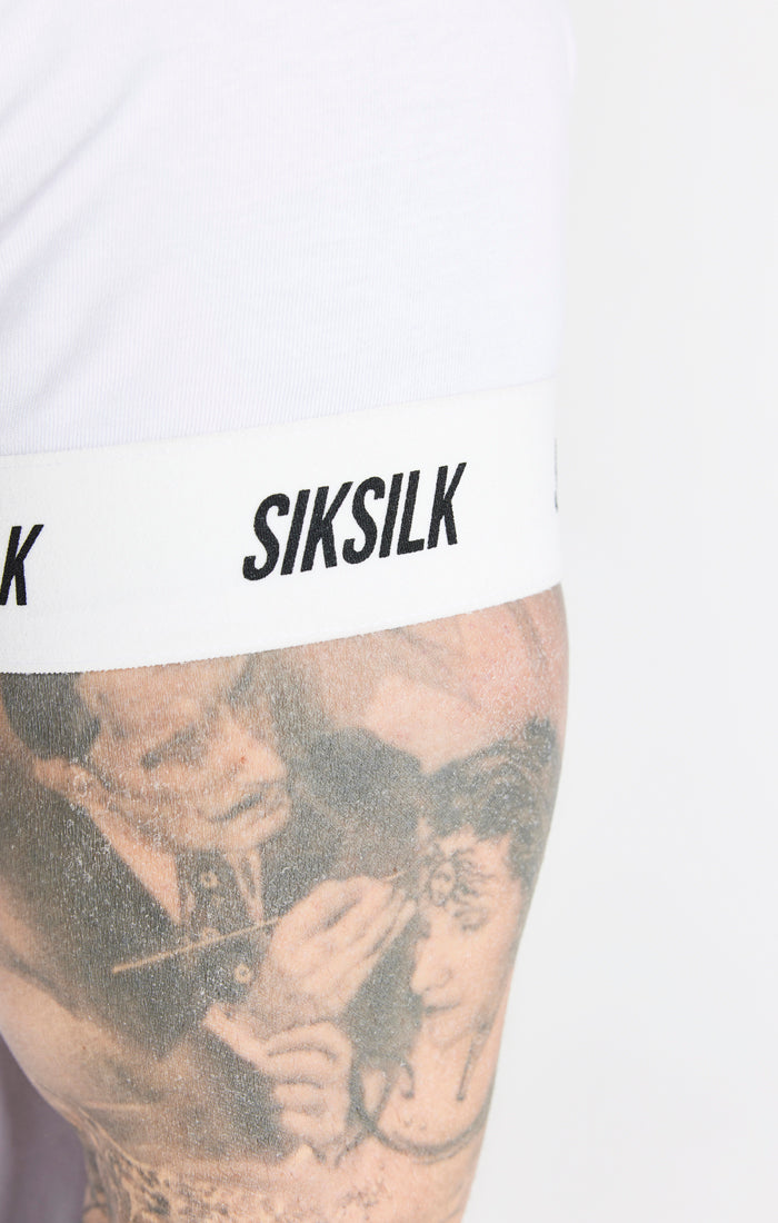 Laad de afbeelding in de Galerij viewer, Camiseta técnica SikSilk con dobladillo recto - Blanco (7)