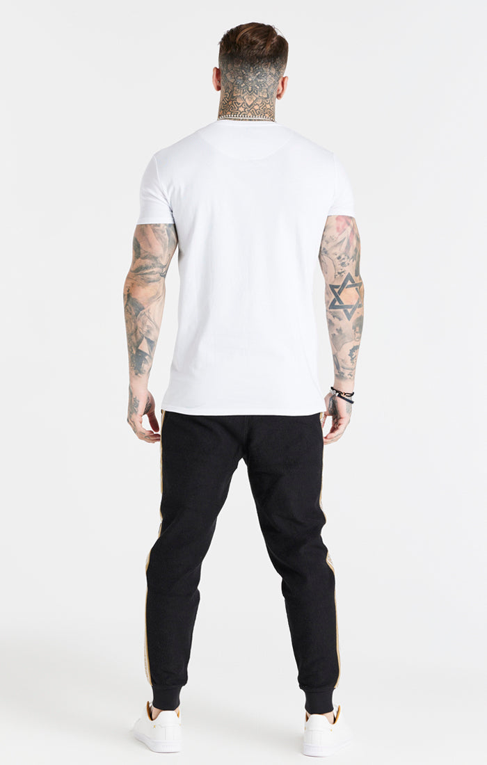 Laad de afbeelding in de Galerij viewer, White Cover Stitch Muscle Fit T-Shirt (6)