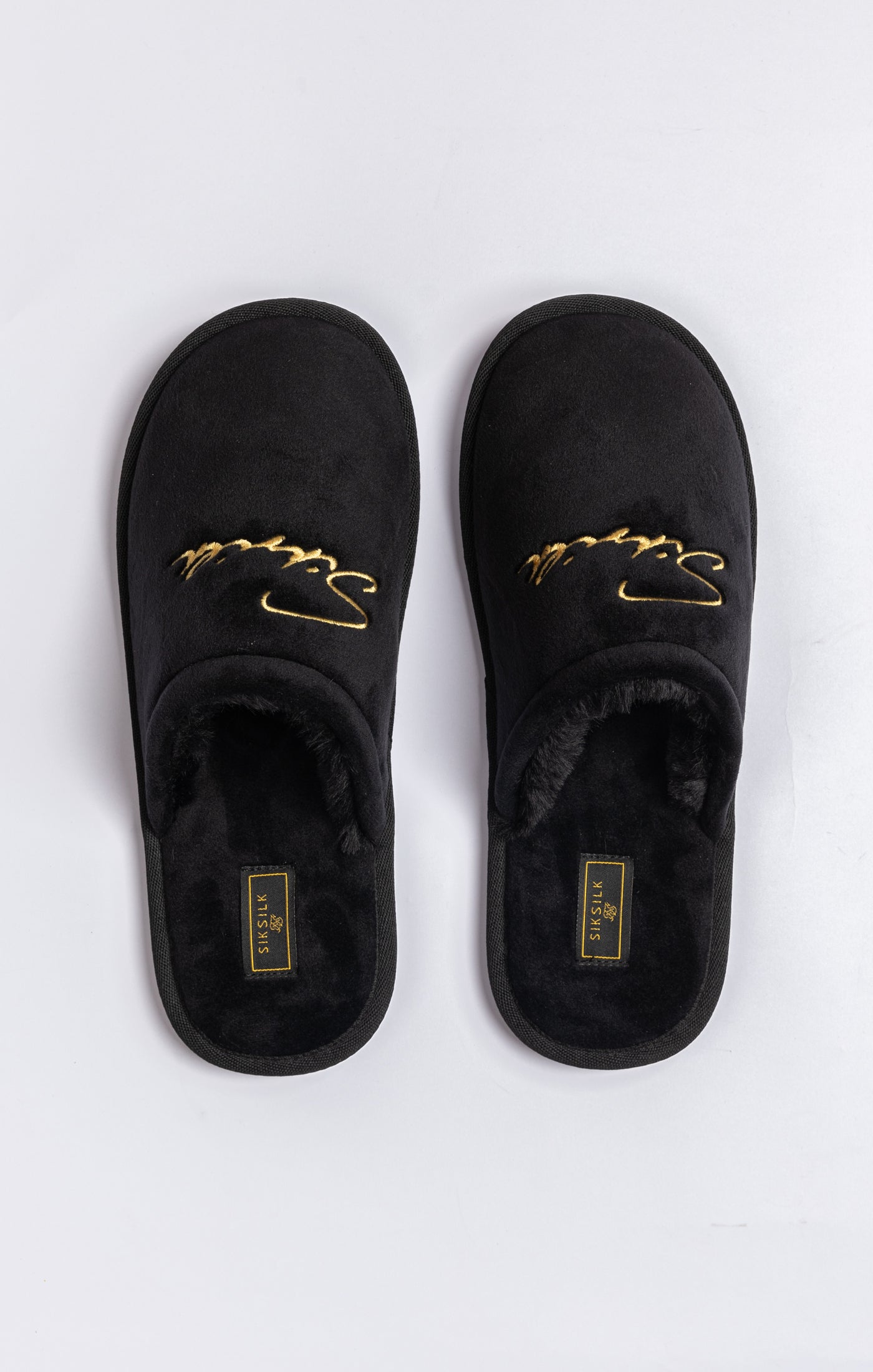 Laad de afbeelding in de Galerij viewer, Zapatillas de Estar por Casa Negras con Logotipo Bordado (5)
