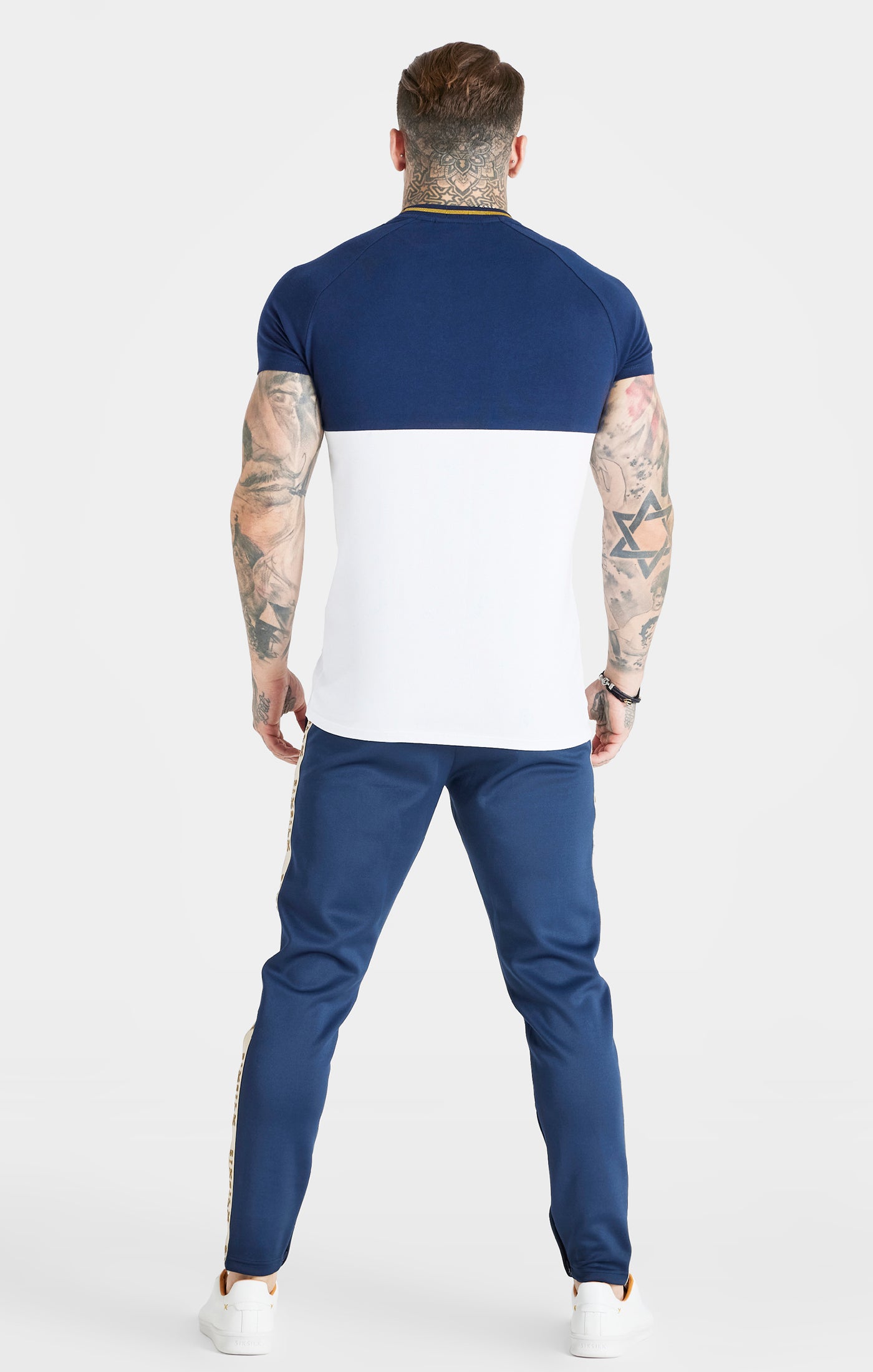 Laad de afbeelding in de Galerij viewer, Camiseta Muscle Fit de Corte y Confección Azul Marino (4)