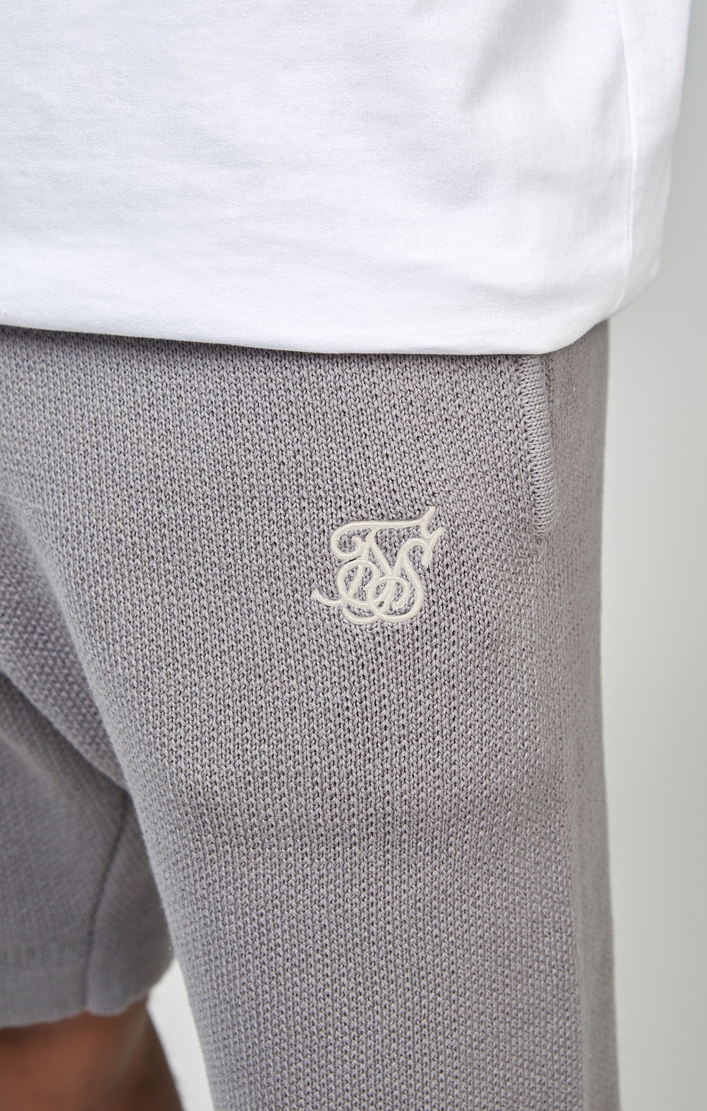 Laad de afbeelding in de Galerij viewer, Grey Knitted Shorts (3)