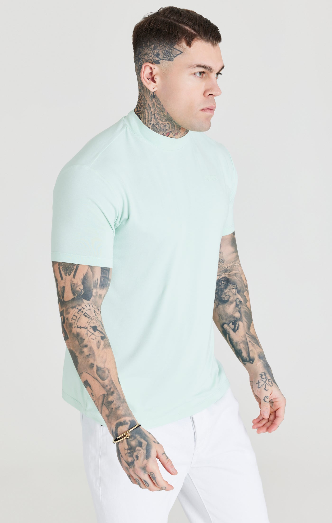 Laad de afbeelding in de Galerij viewer, Camiseta SikSilk Foundation con cuello alto - Verde azulado (1)