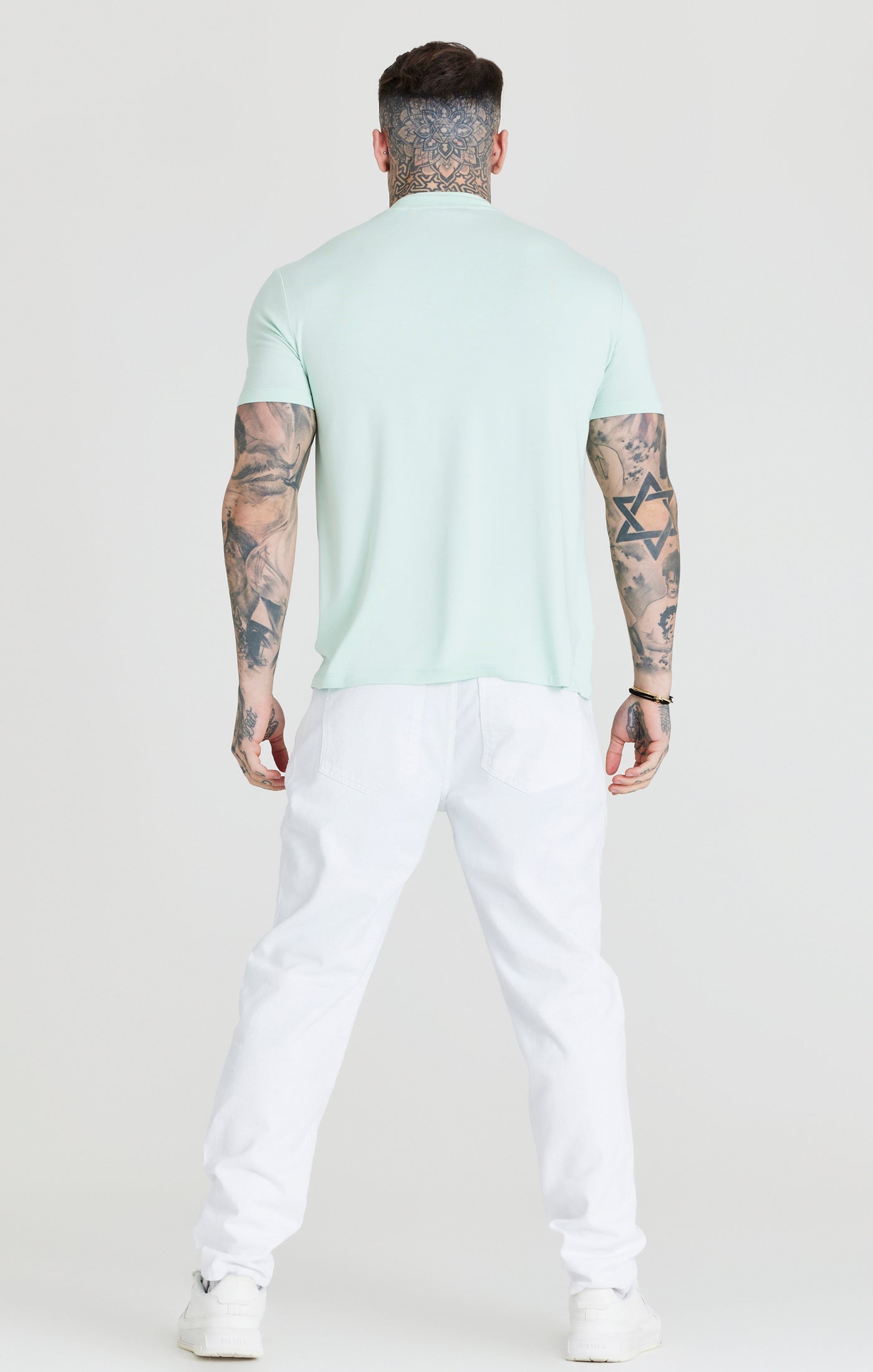 Laad de afbeelding in de Galerij viewer, Camiseta SikSilk Foundation con cuello alto - Verde azulado (3)