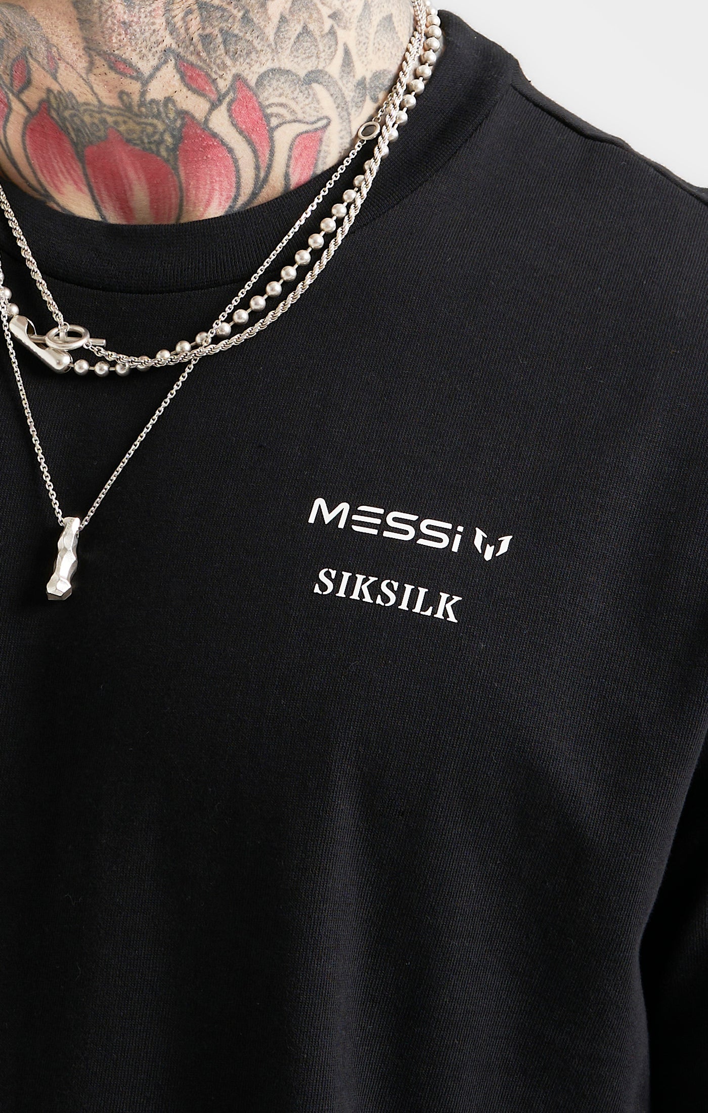 Laad de afbeelding in de Galerij viewer, Messi x SikSilk Black Oversized T-Shirt (1)