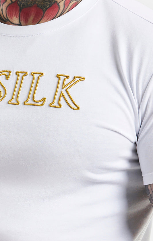 Camiseta SikSilk con logotipo - Blanco y oro