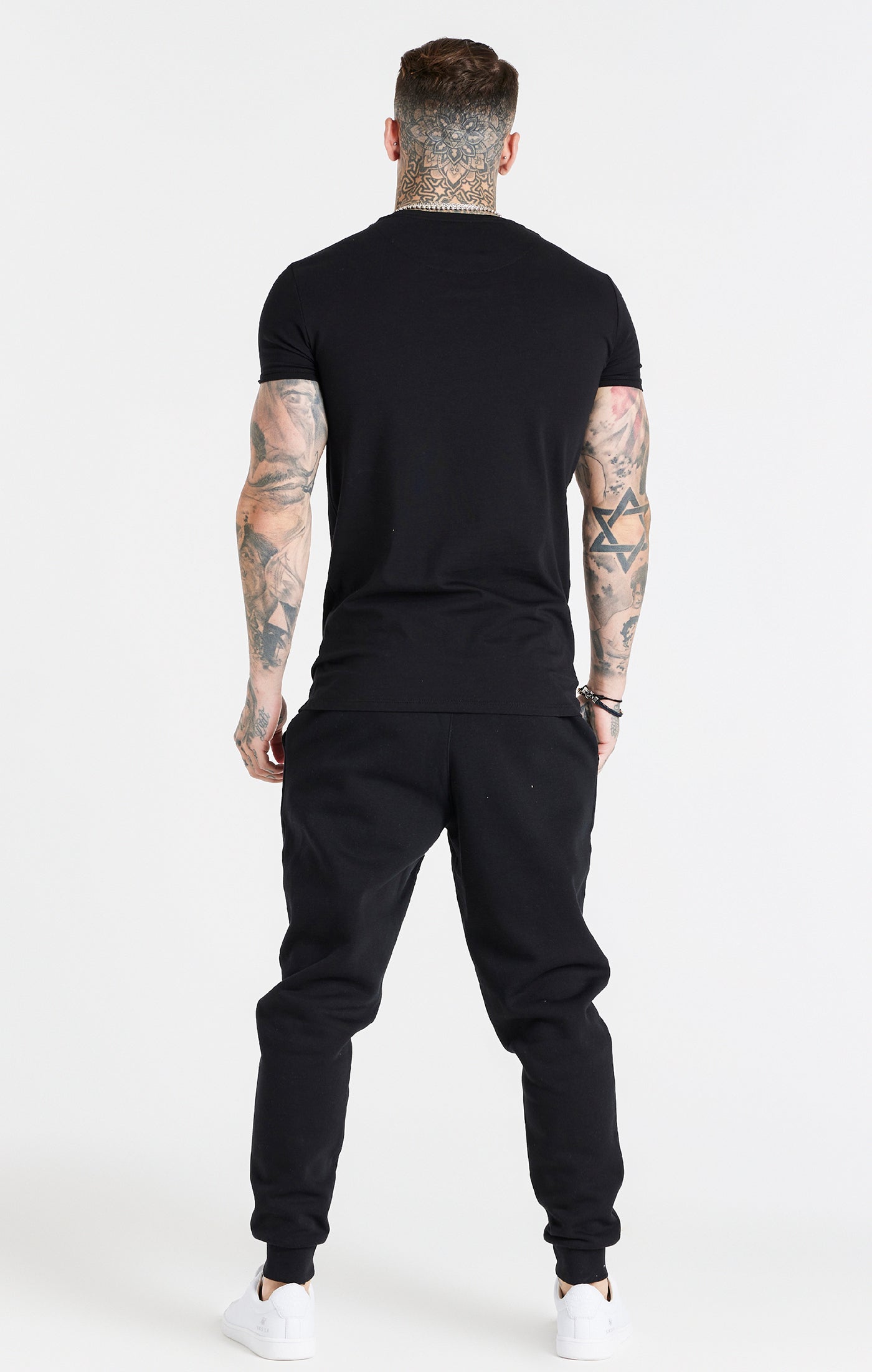 Laad de afbeelding in de Galerij viewer, Camiseta Negra De Ajuste Musculoso Twin Pack (10)