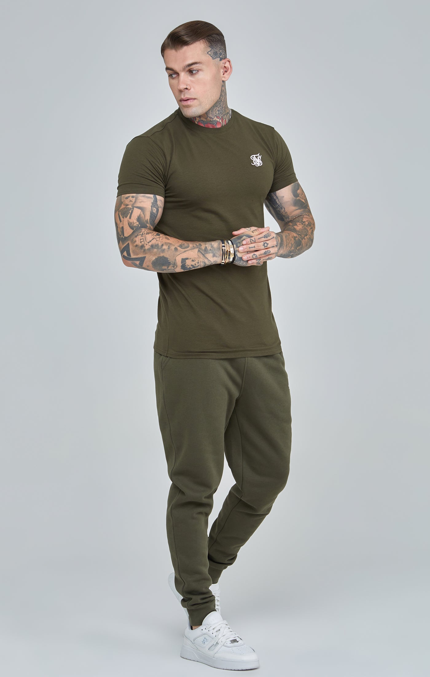 Laad de afbeelding in de Galerij viewer, Khaki Essential Short Sleeve Muscle Fit T-Shirt (1)