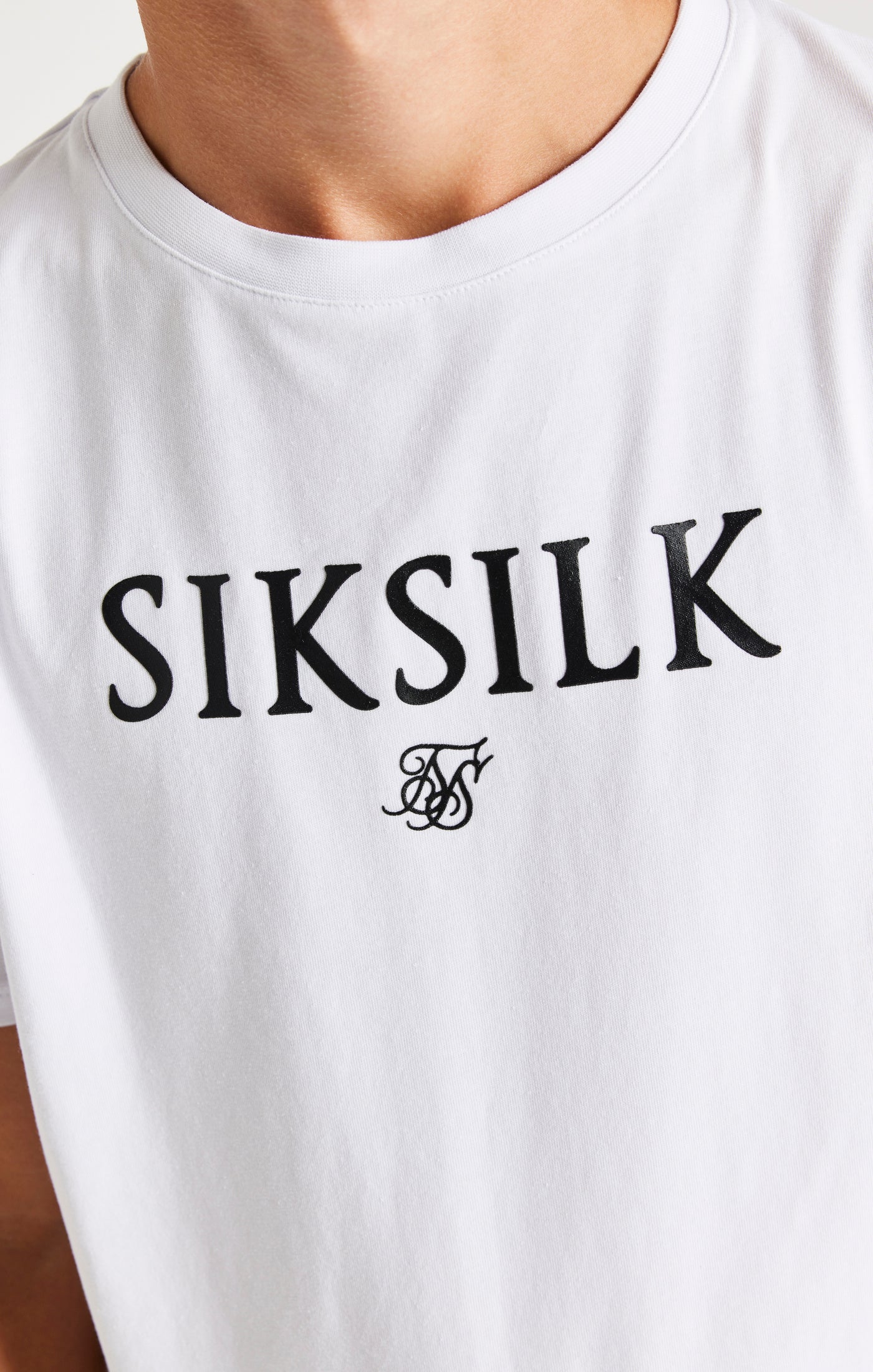 Laad de afbeelding in de Galerij viewer, Camiseta SikSilk con la marca - Blanco (1)